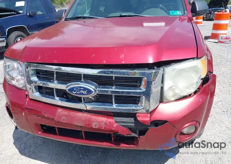 2012 Ford Escape Xlt z USA, uszkodzony, nr VIN 1FMCU9D75CKB27649